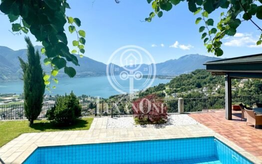 Tessiner Charme trifft Panorama – 4,5 Zimmer mit 180° Seeblick