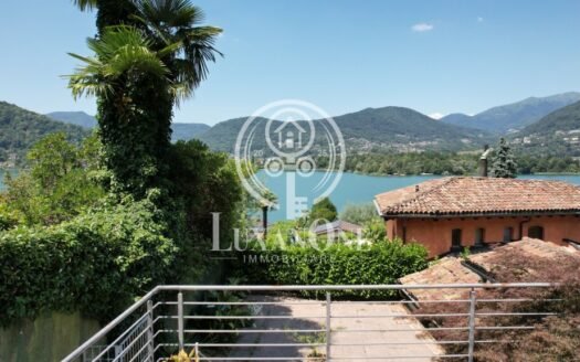 Casa a schiera di 4,5 locali con vista mozzafiato sul Lago di Lugano