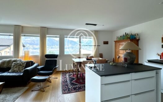 4,5-Zimmer-Wohnung als Zweitwohnsitz mit Seesicht und privatem Garten in Vairano