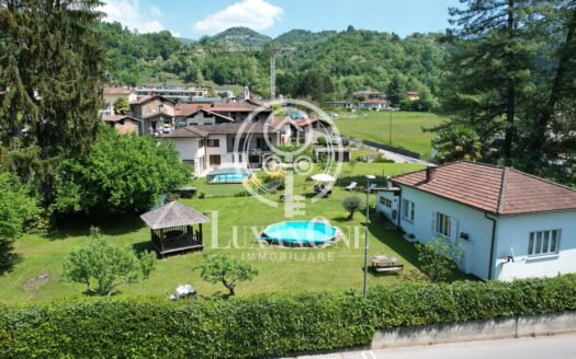 Charmantes Einfamilienhaus mit Pool, grossem Grundstück und Ausbaupotenzial in Monteggio