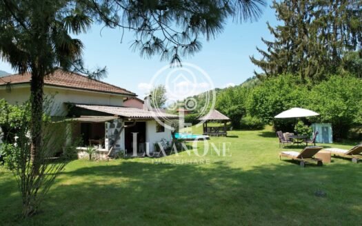 Charmantes Einfamilienhaus mit Pool, grossem Grundstück und Ausbaupotenzial in Monteggio